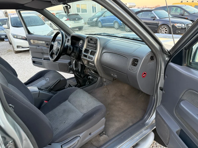 Nissan Navara 2, 5 TDI, снимка 8 - Автомобили и джипове - 48339420