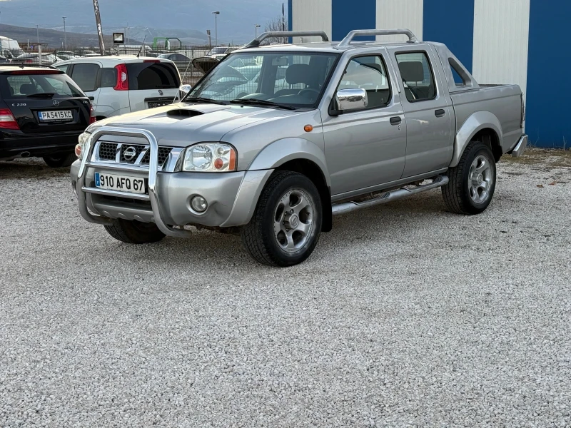 Nissan Navara 2, 5 TDI, снимка 2 - Автомобили и джипове - 48339420