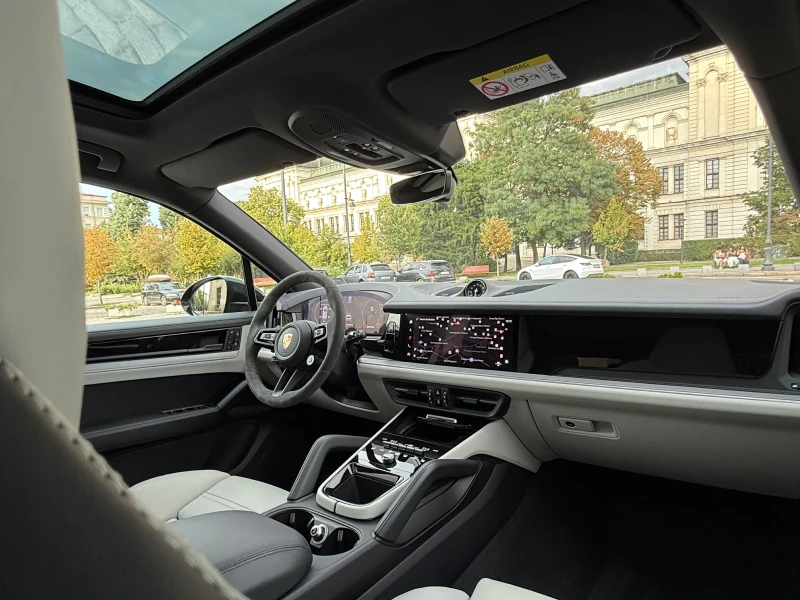 Porsche Cayenne E-Hybrid , снимка 11 - Автомобили и джипове - 51495721