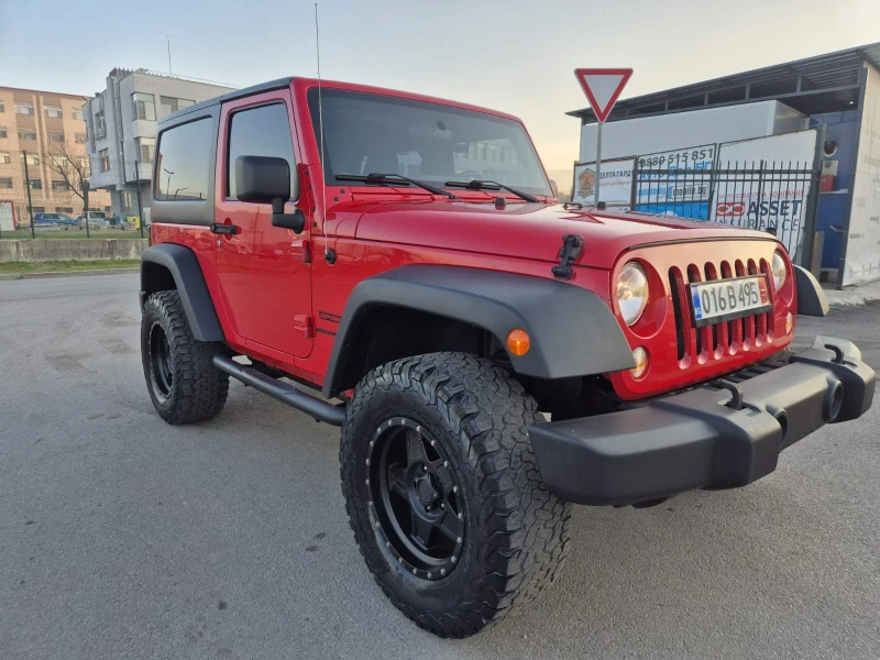 Jeep Wrangler 3.6 V6 Ръчка/Къса база, снимка 2 - Автомобили и джипове - 52857081