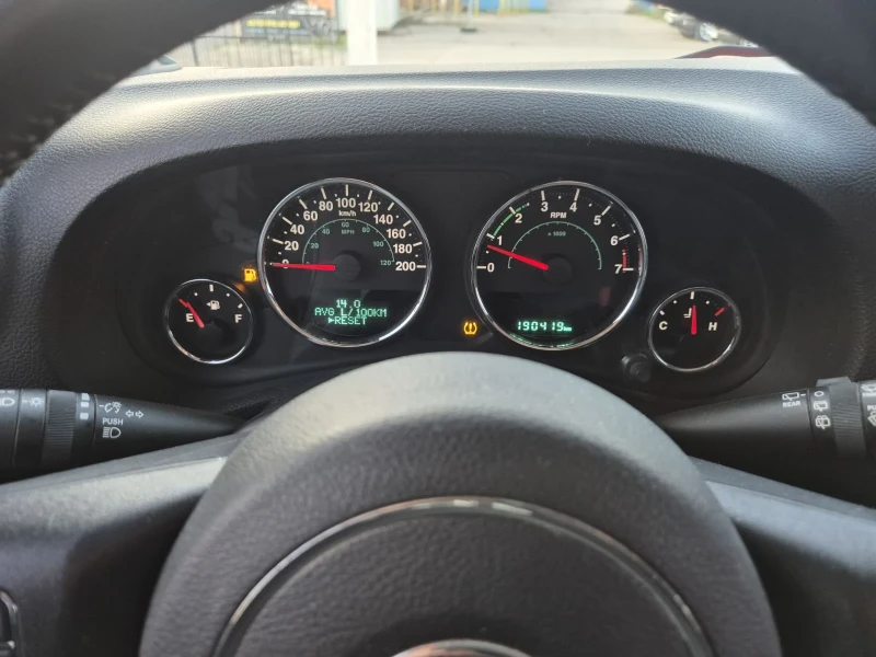 Jeep Wrangler 3.6 V6 Ръчка/Къса база, снимка 12 - Автомобили и джипове - 52857081