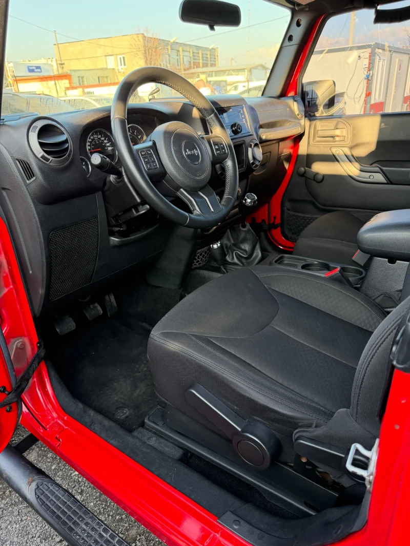 Jeep Wrangler 3.6 V6 Ръчка/Къса база, снимка 14 - Автомобили и джипове - 52857081