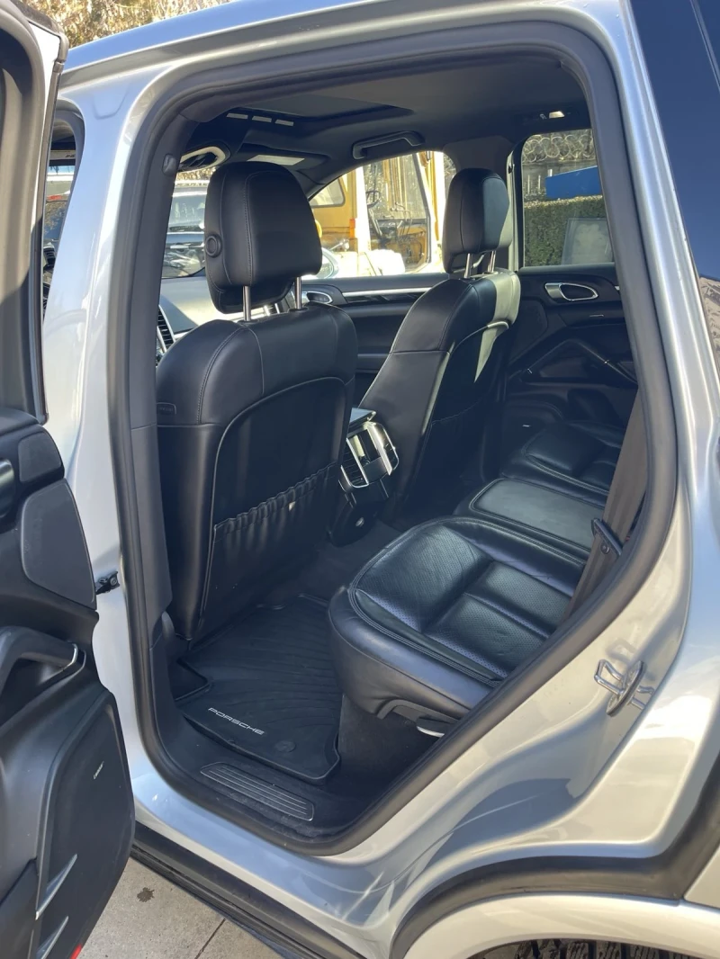 Porsche Cayenne 3.6 PLATINUM EDITION, снимка 8 - Автомобили и джипове - 52937598