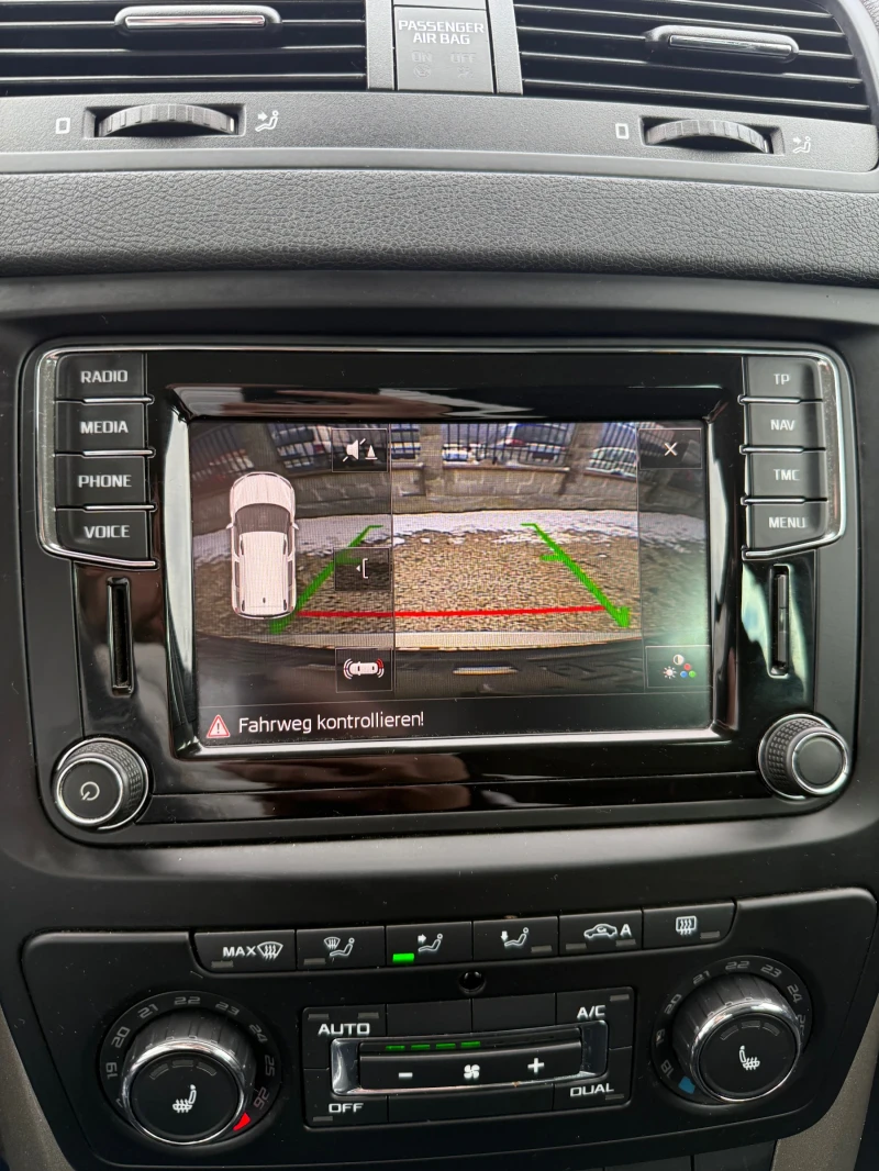 Skoda Yeti 2.0 TDI 4x4 ЕВРО 6, снимка 14 - Автомобили и джипове - 53054126