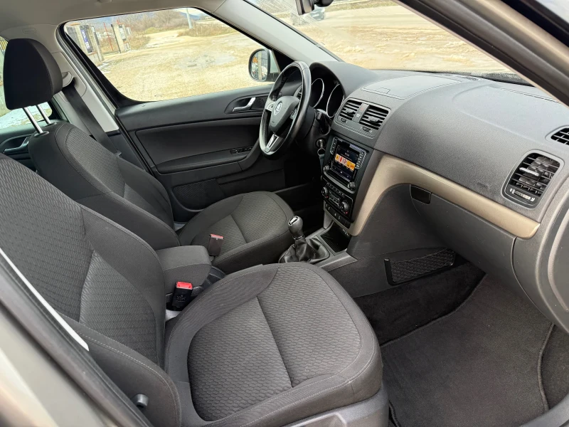 Skoda Yeti 2.0 TDI 4x4 ЕВРО 6, снимка 11 - Автомобили и джипове - 53054126