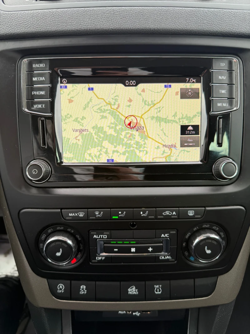 Skoda Yeti 2.0 TDI 4x4 ЕВРО 6, снимка 13 - Автомобили и джипове - 53054126