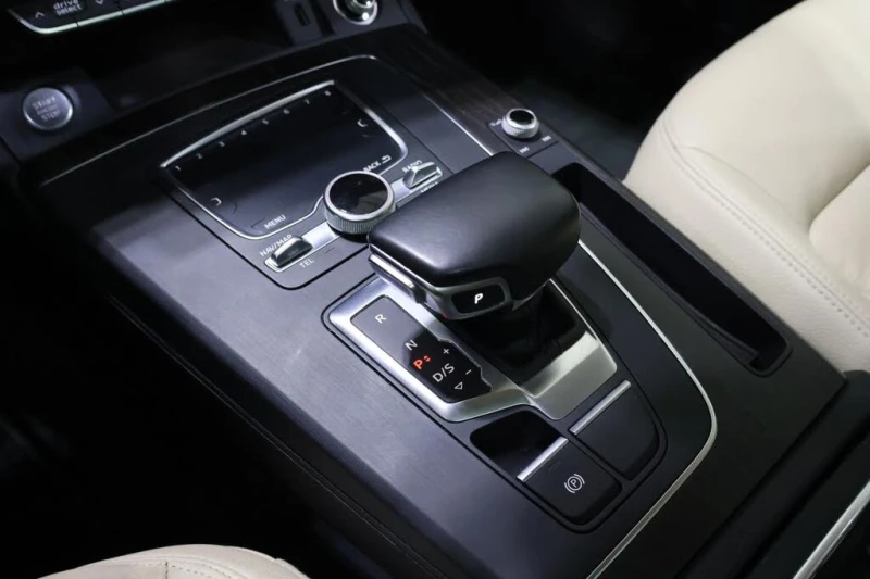 Audi Q5 Progressiv * CARFAX * АвтоКредит* (ЦЕНА ДО БГ), снимка 14 - Автомобили и джипове - 53447455