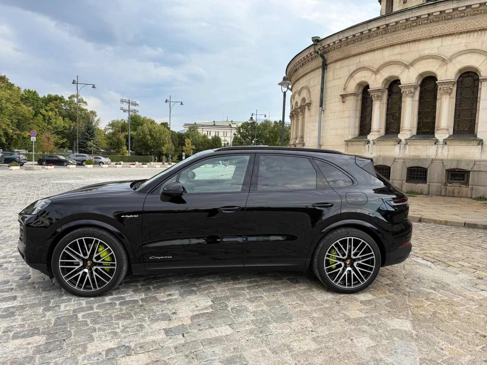 Porsche Cayenne E-Hybrid  - изображение 4