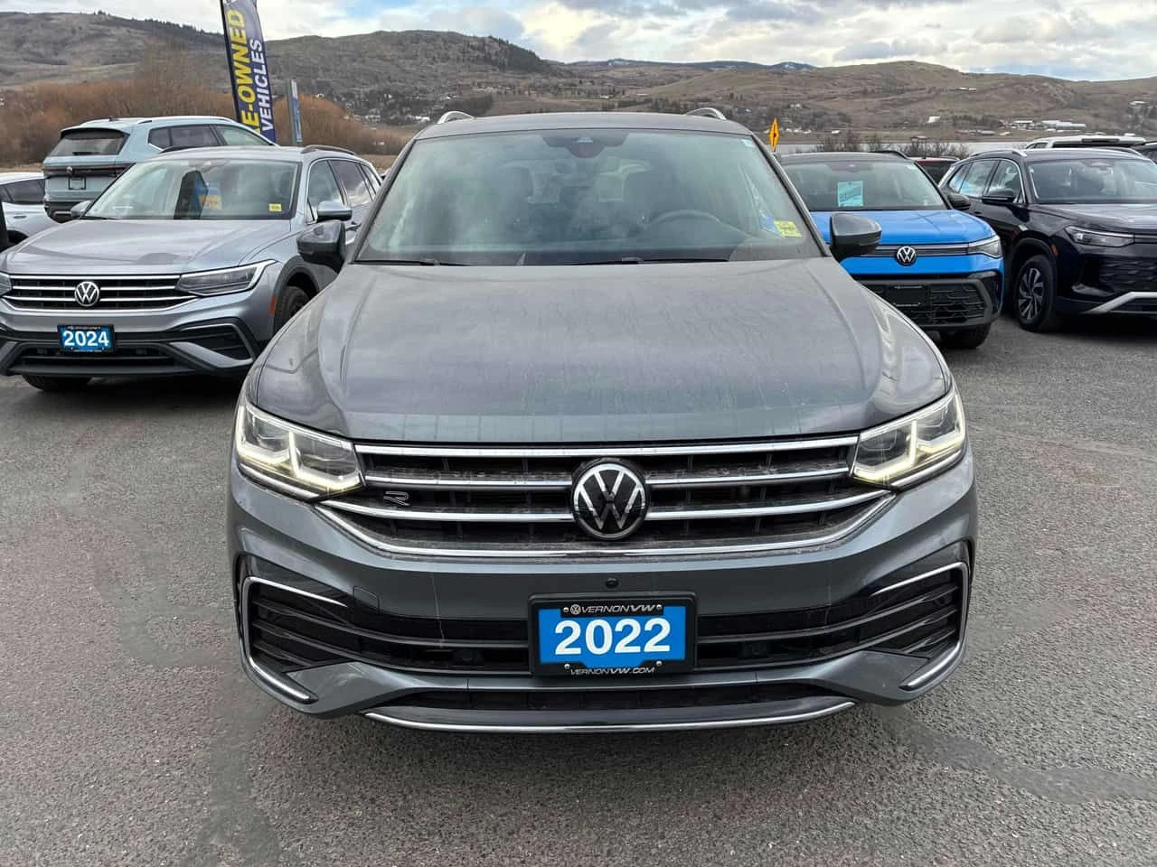 VW Tiguan HIGHLINE R LINE /Кожа/Нави/Подгрев/Панорама/Памет - изображение 2