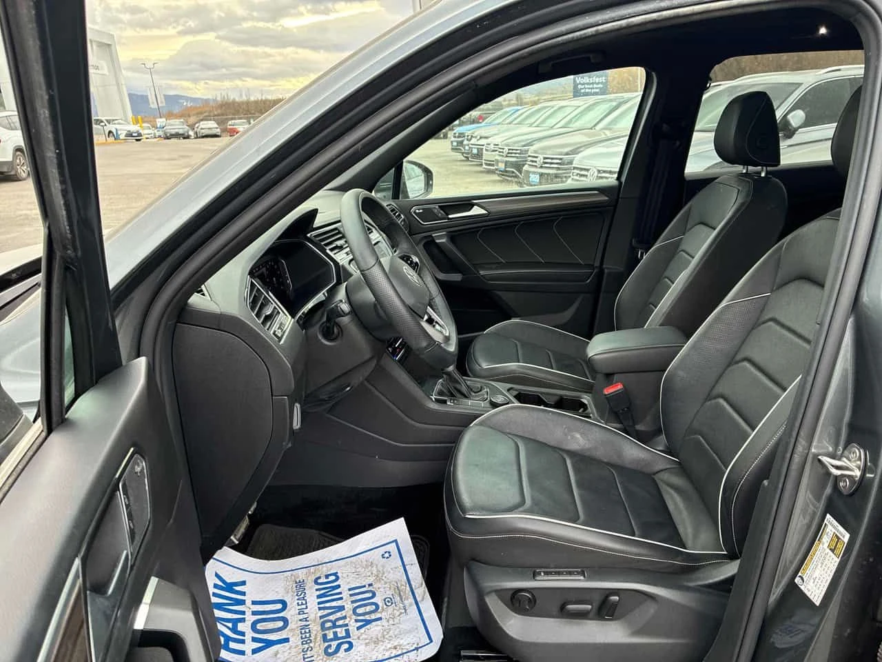 VW Tiguan HIGHLINE R LINE /Кожа/Нави/Подгрев/Панорама/Памет, снимка 14 - Автомобили и джипове - 53741209