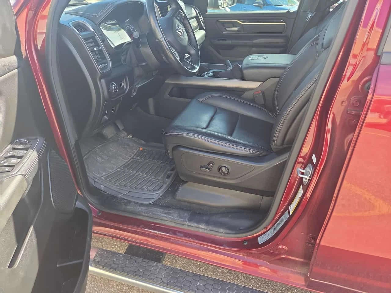 Dodge RAM 1500 * Sport * CARFAX * ПОДГРЕВИ * ПАНО * KEYLESS, снимка 5 - Автомобили и джипове - 54632304