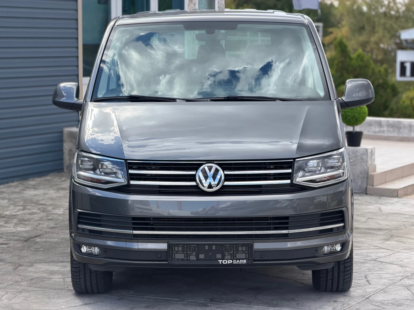 VW Transporter FULL LED HIGHLINE, снимка 2 - Бусове и автобуси - 56198345