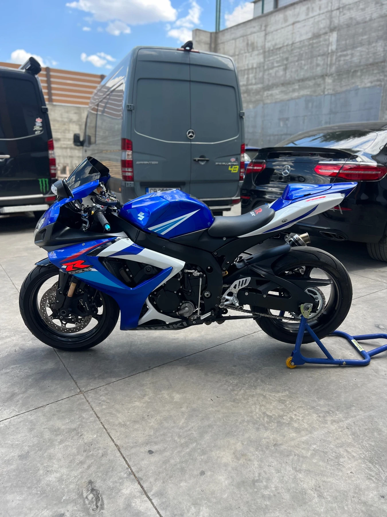 Suzuki Gsxr K7 750 - изображение 4