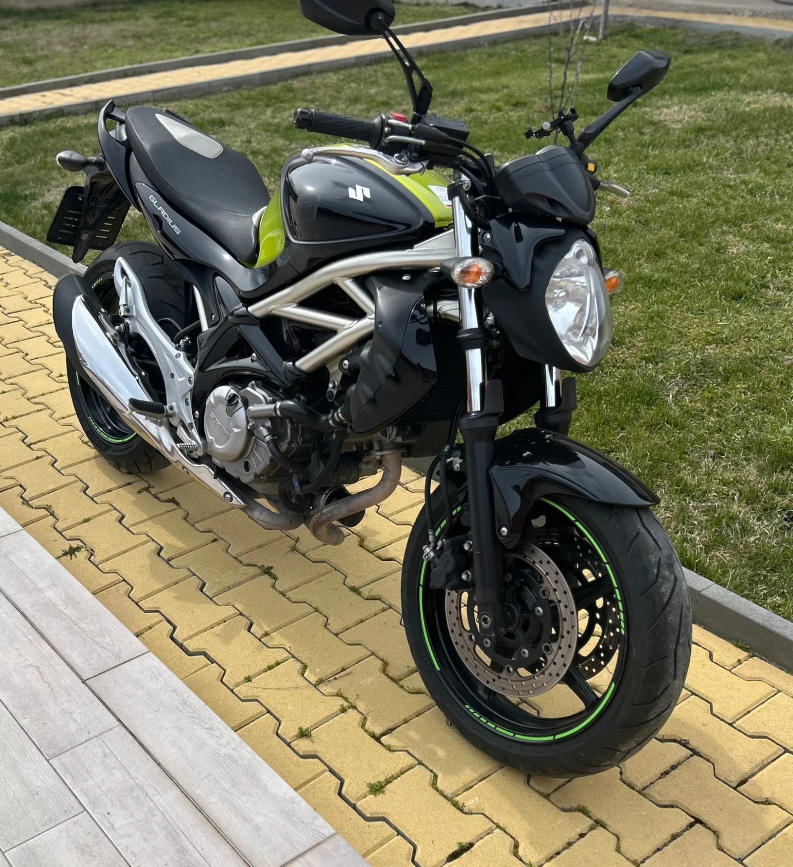 Suzuki Gladius SFV 650/2010 