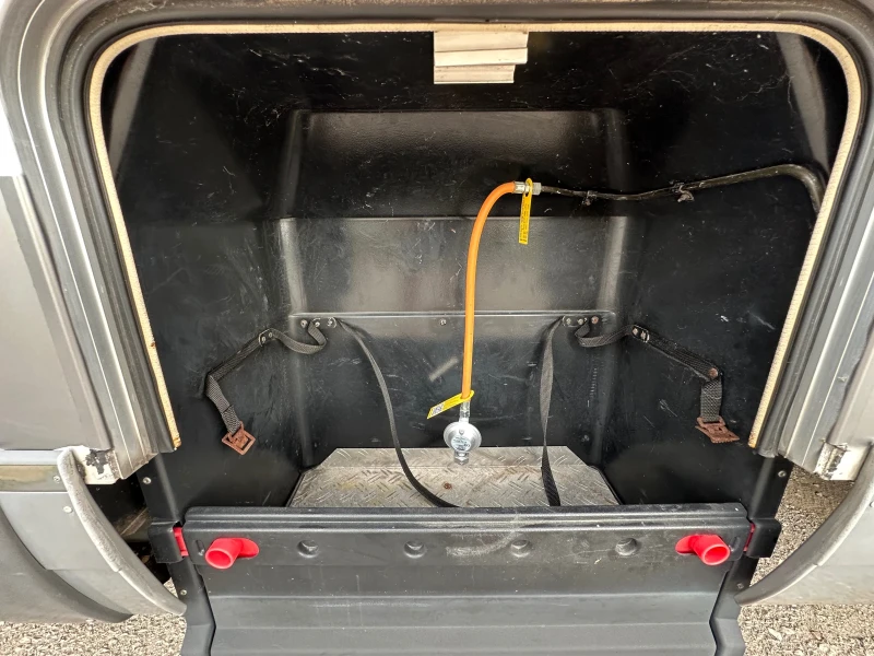 Кемпер Fiat C 524/HYMER/ERIBA 2.8JTD, снимка 14 - Каравани и кемпери - 52475880