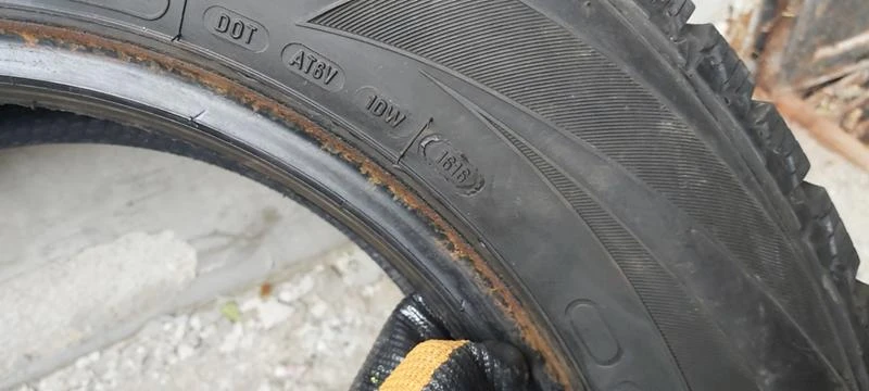 Гуми Зимни 215/65R16, снимка 10 - Гуми и джанти - 31140767