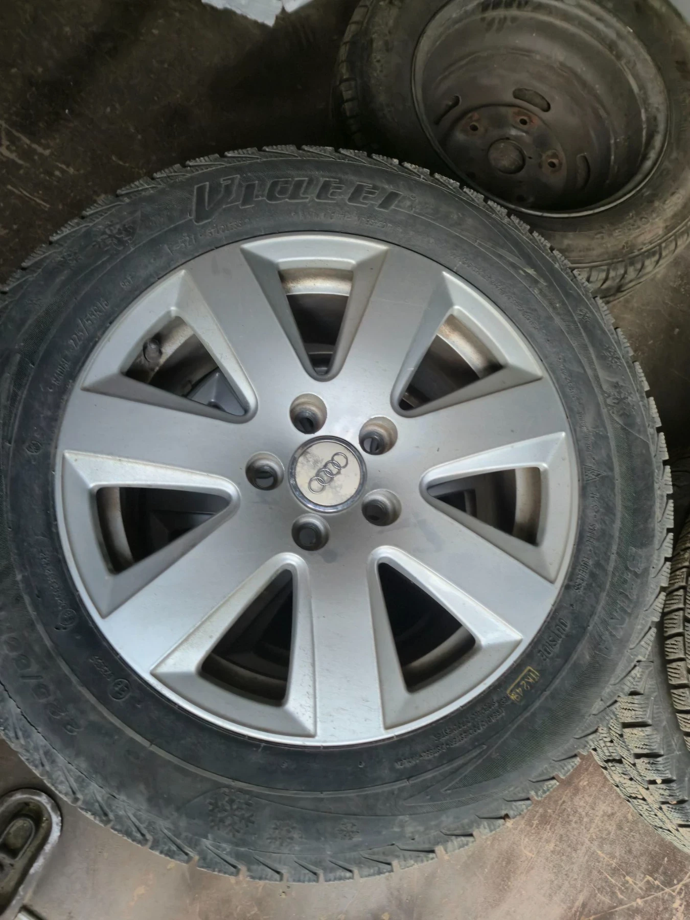 Гуми с джанти 225/55R16, снимка 4 - Гуми и джанти - 56734819