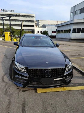    Mercedes-Benz E 220 d AMG Line 4Matic 9G-Tronic