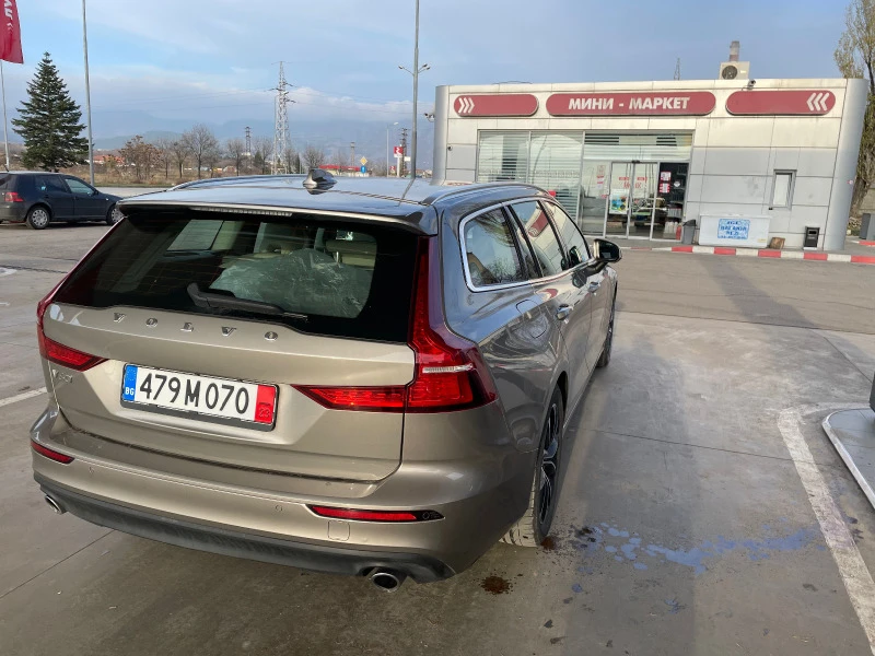 Volvo V60 D4* сервизна история* салон Blond Textile, снимка 10 - Автомобили и джипове - 38986190