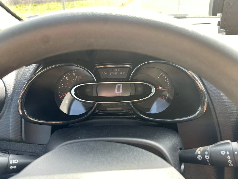 Renault Clio, снимка 12 - Автомобили и джипове - 47280500