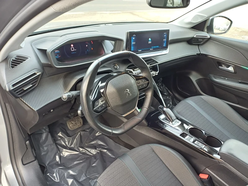 Peugeot 208 1.2 ALLURE* KAMERA* 3D-COCPIT* KEYLESS GO* LED* AV, снимка 9 - Автомобили и джипове - 48712496