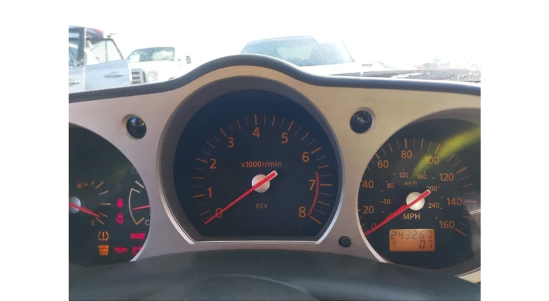 Nissan 350z, снимка 6 - Автомобили и джипове - 48717703