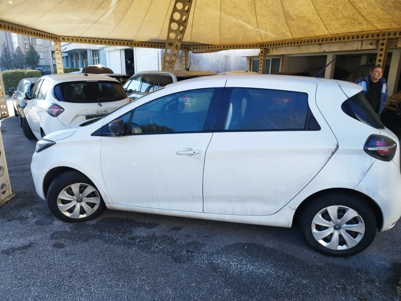 Renault Zoe, снимка 3 - Автомобили и джипове - 48882093