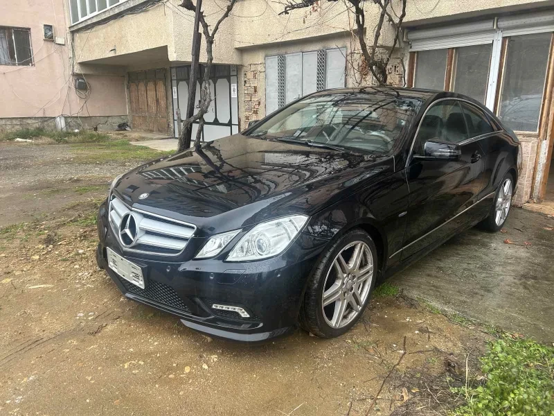 Mercedes-Benz E 200 2.0 i, снимка 3 - Автомобили и джипове - 52915921