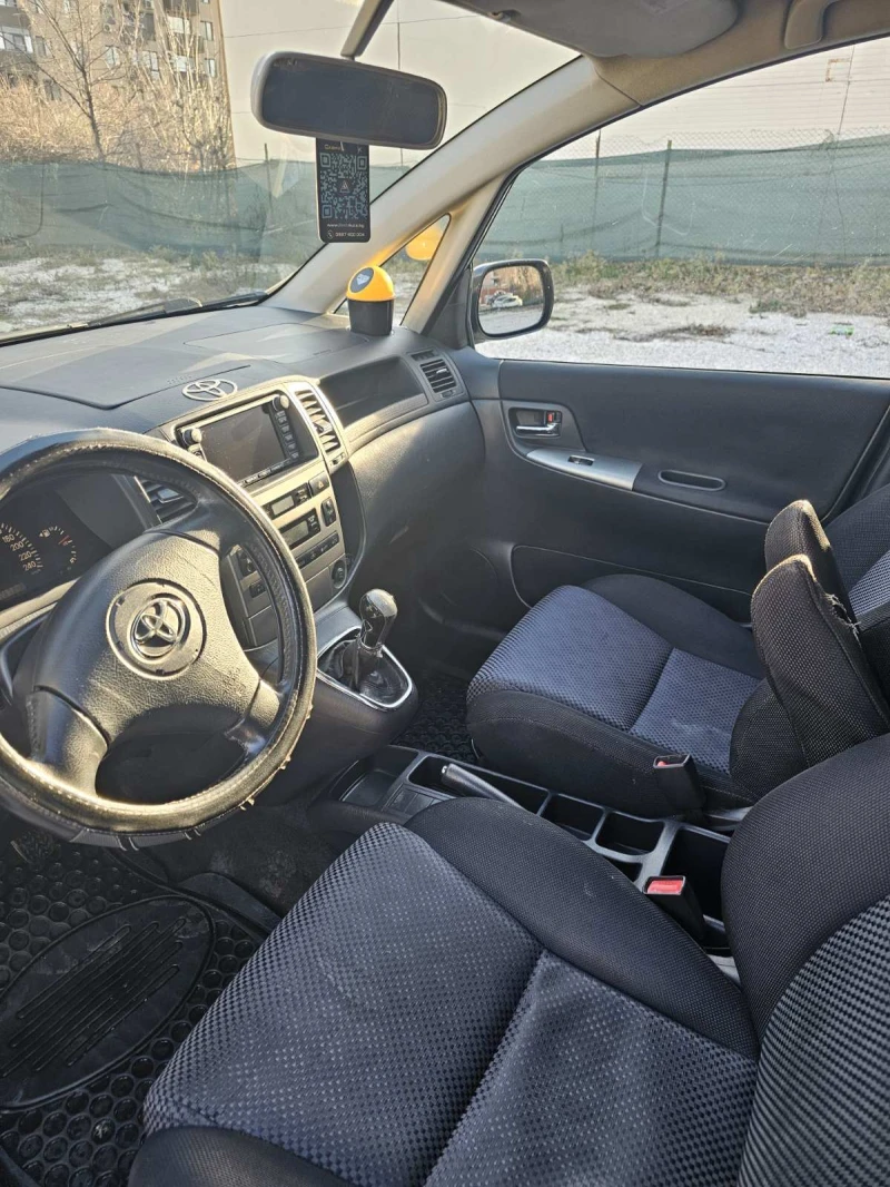 Toyota Corolla verso 1.8 VV Ti, снимка 8 - Автомобили и джипове - 52966904