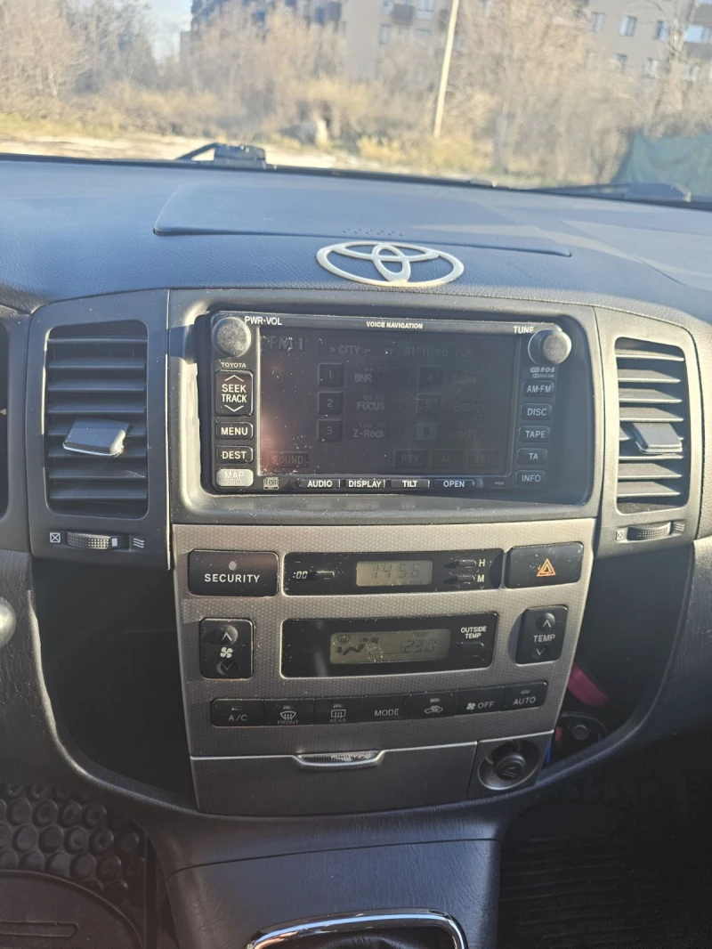 Toyota Corolla verso 1.8 VV Ti, снимка 6 - Автомобили и джипове - 52966904