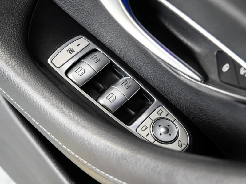 Mercedes-Benz E 350  4MATIC AMG PREMIUM PKG/От 480 евро на месец, снимка 11 - Автомобили и джипове - 53273621