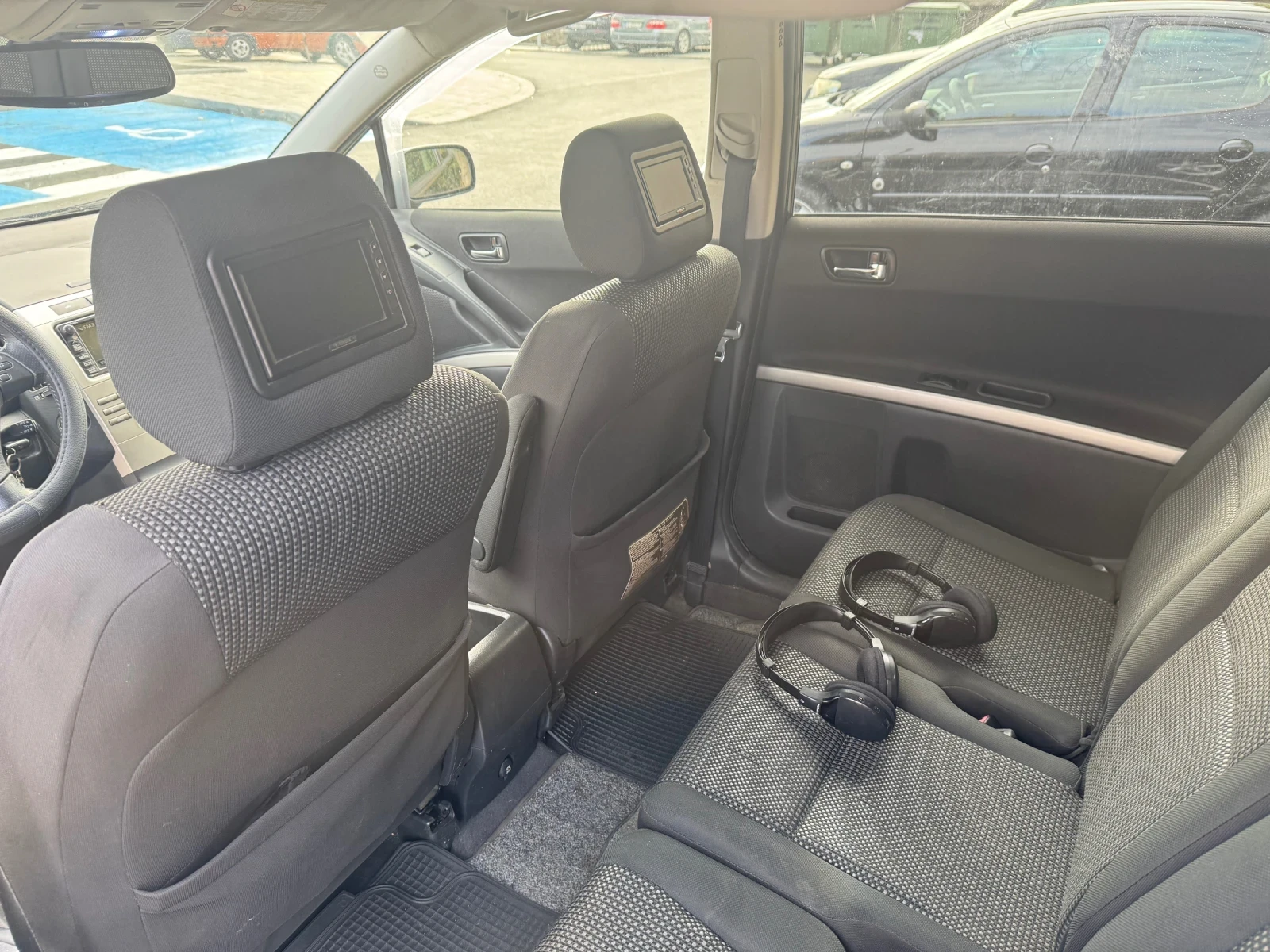 Toyota Corolla verso 2.2  - изображение 8