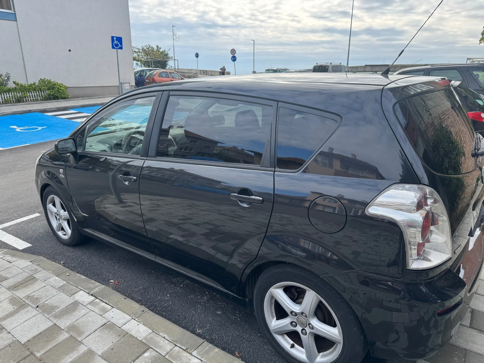 Toyota Corolla verso 2.2  - изображение 2