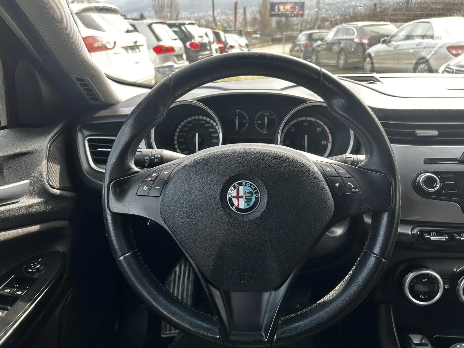 Alfa Romeo Giulietta 1.6JTD, снимка 10 - Автомобили и джипове - 53785025