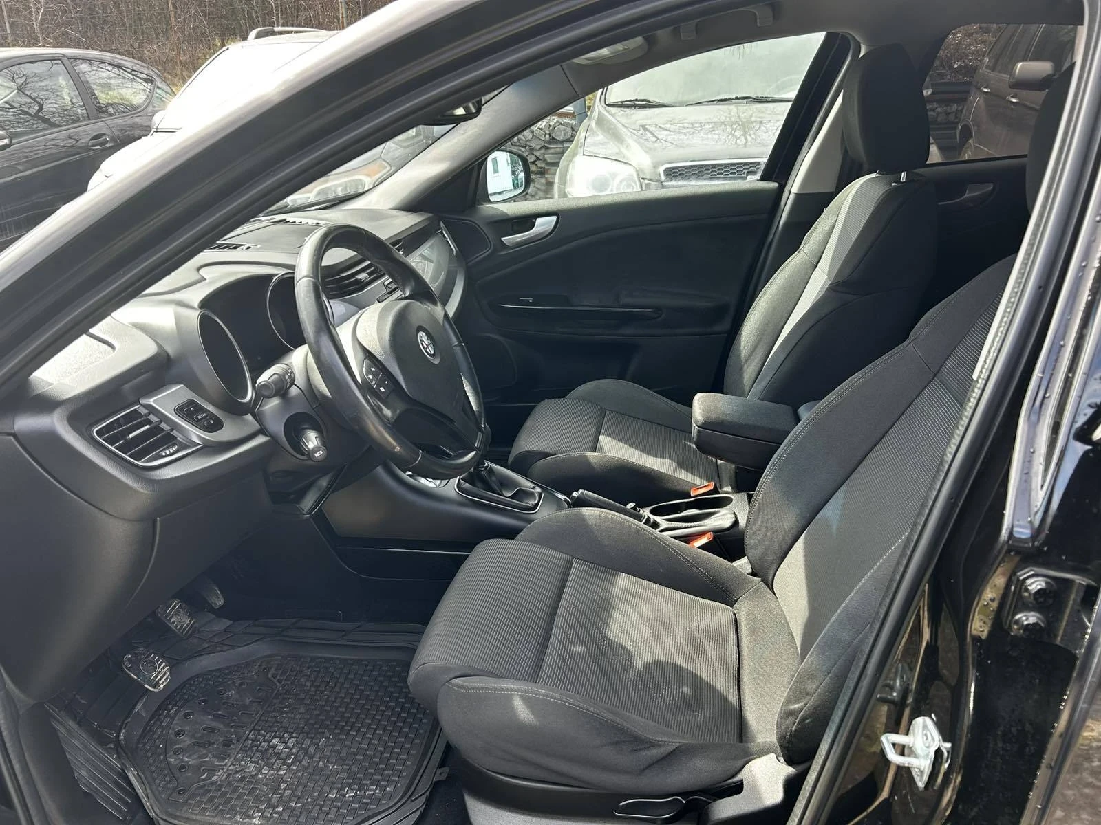 Alfa Romeo Giulietta 1.6JTD, снимка 13 - Автомобили и джипове - 53785025