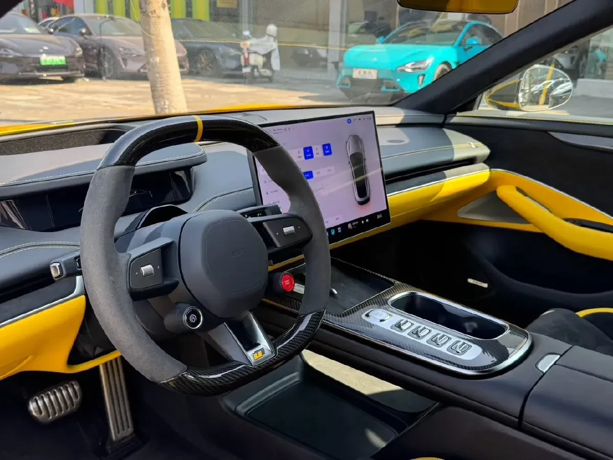 Xiaomi SU7 Ultra | Mobile.bg � ����������� 13