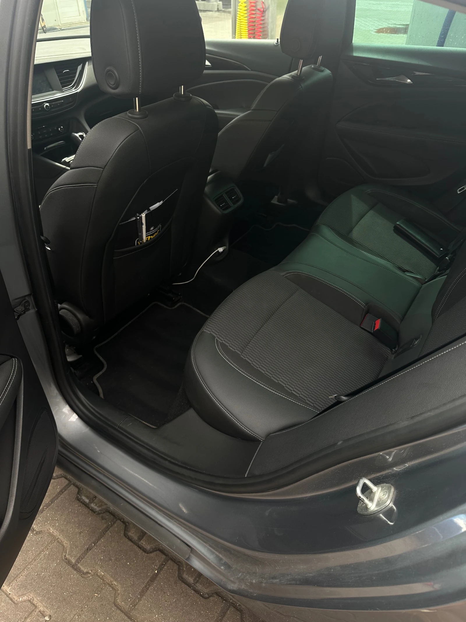 Opel Insignia, снимка 12 - Автомобили и джипове - 54358200