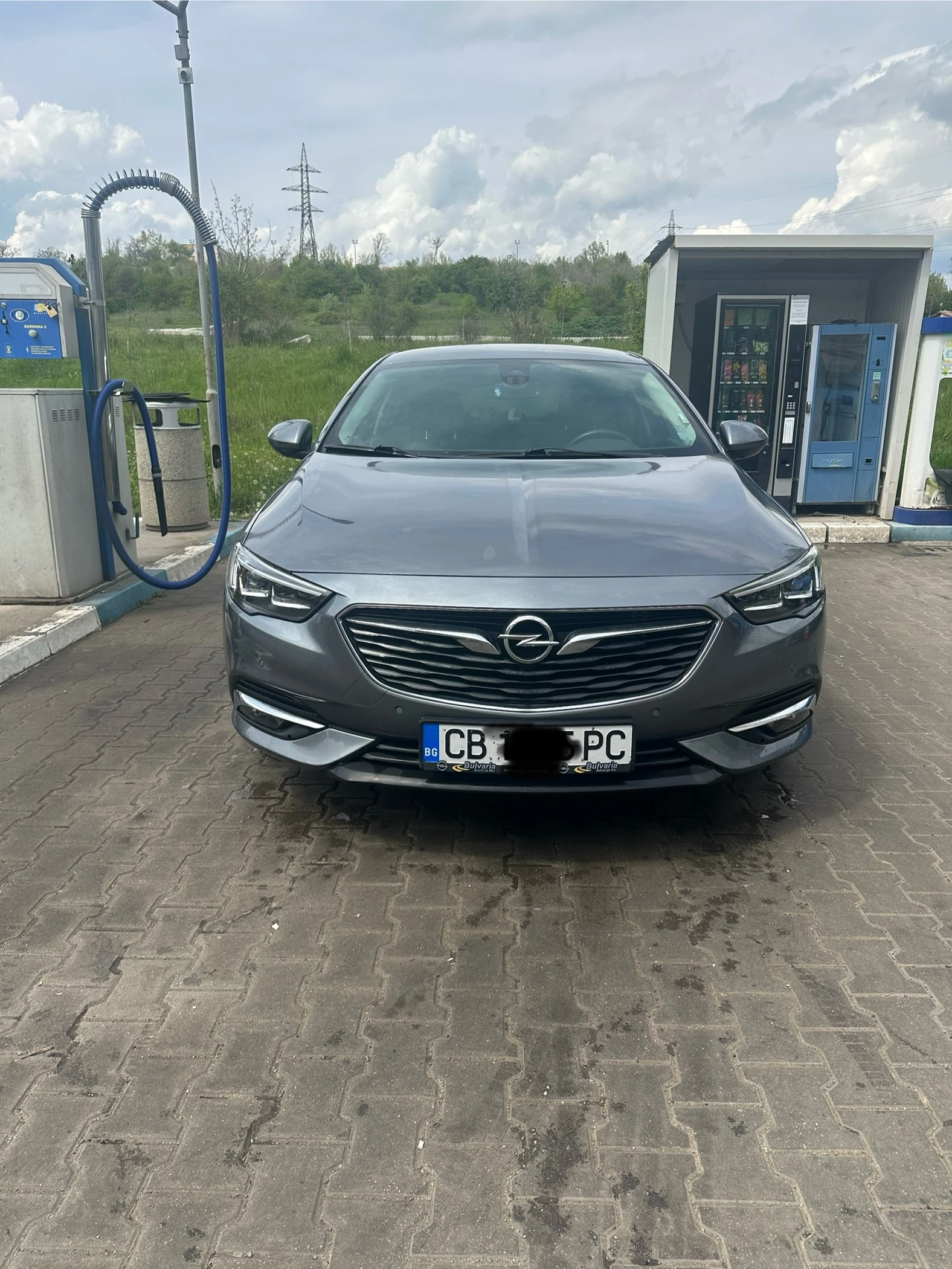 Opel Insignia, снимка 2 - Автомобили и джипове - 54358200