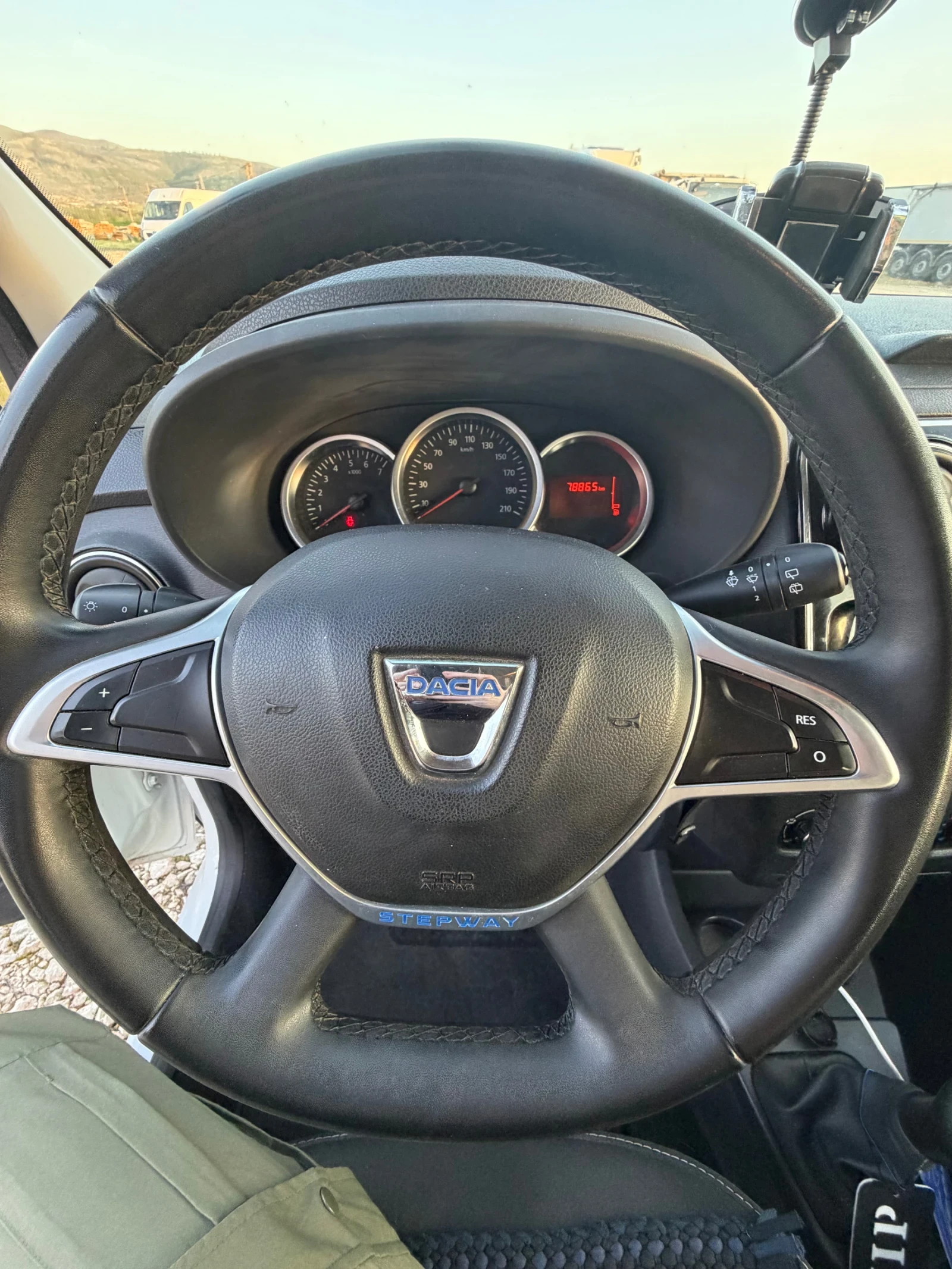 Dacia Lodgy Stepway, снимка 7 - Автомобили и джипове - 54359668