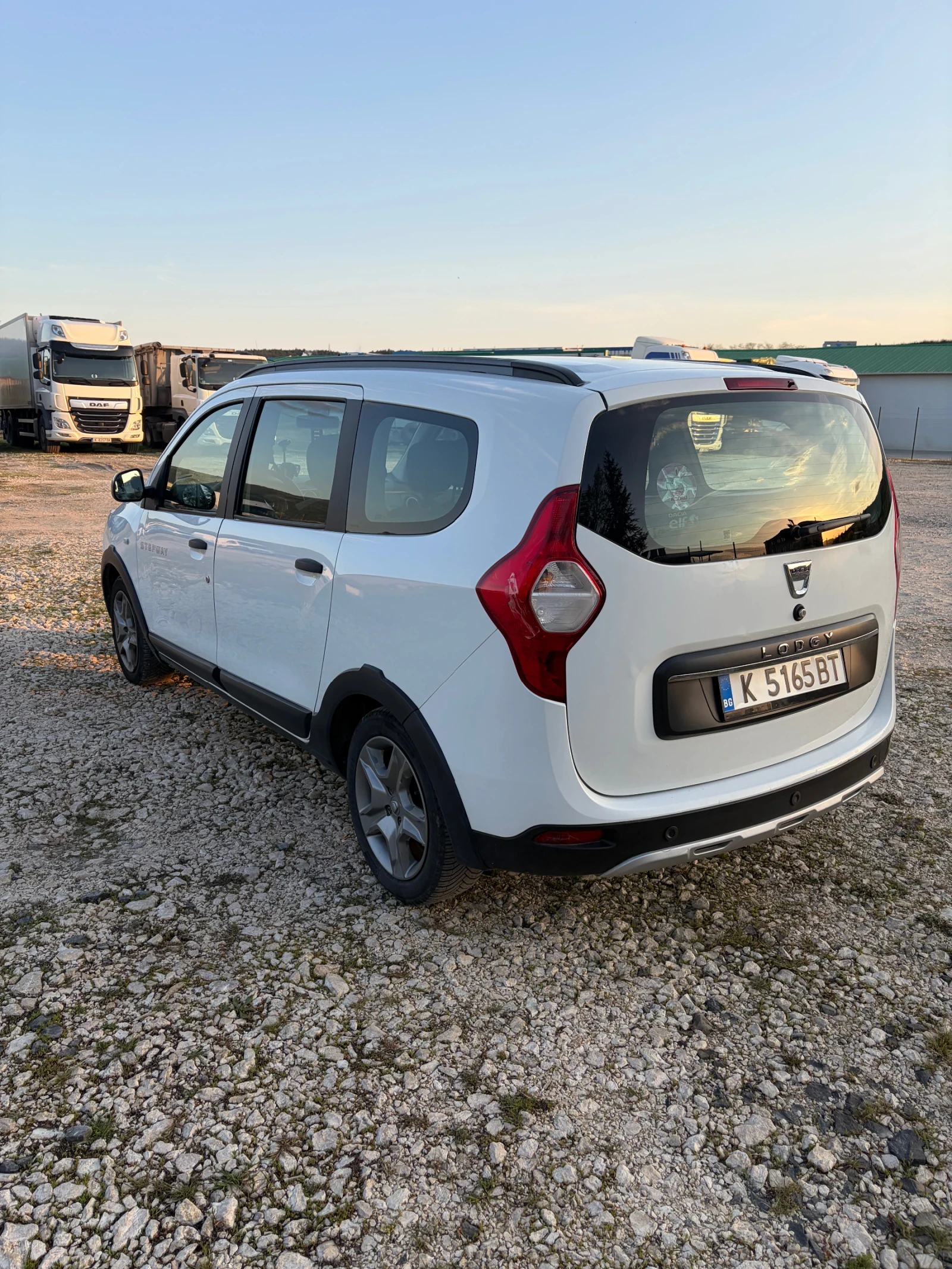 Dacia Lodgy Stepway, снимка 5 - Автомобили и джипове - 54359668