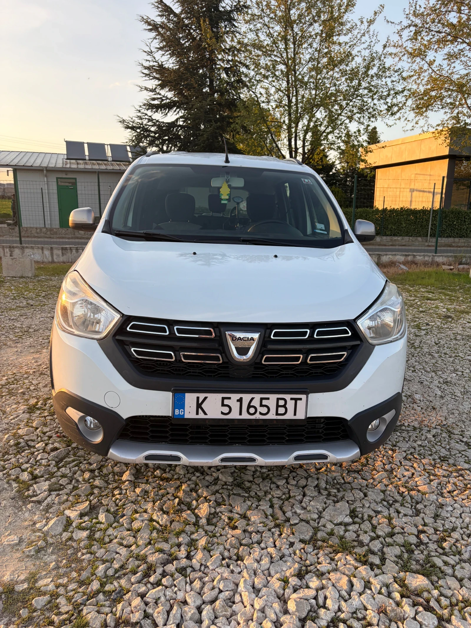 Dacia Lodgy Stepway, снимка 2 - Автомобили и джипове - 54359668