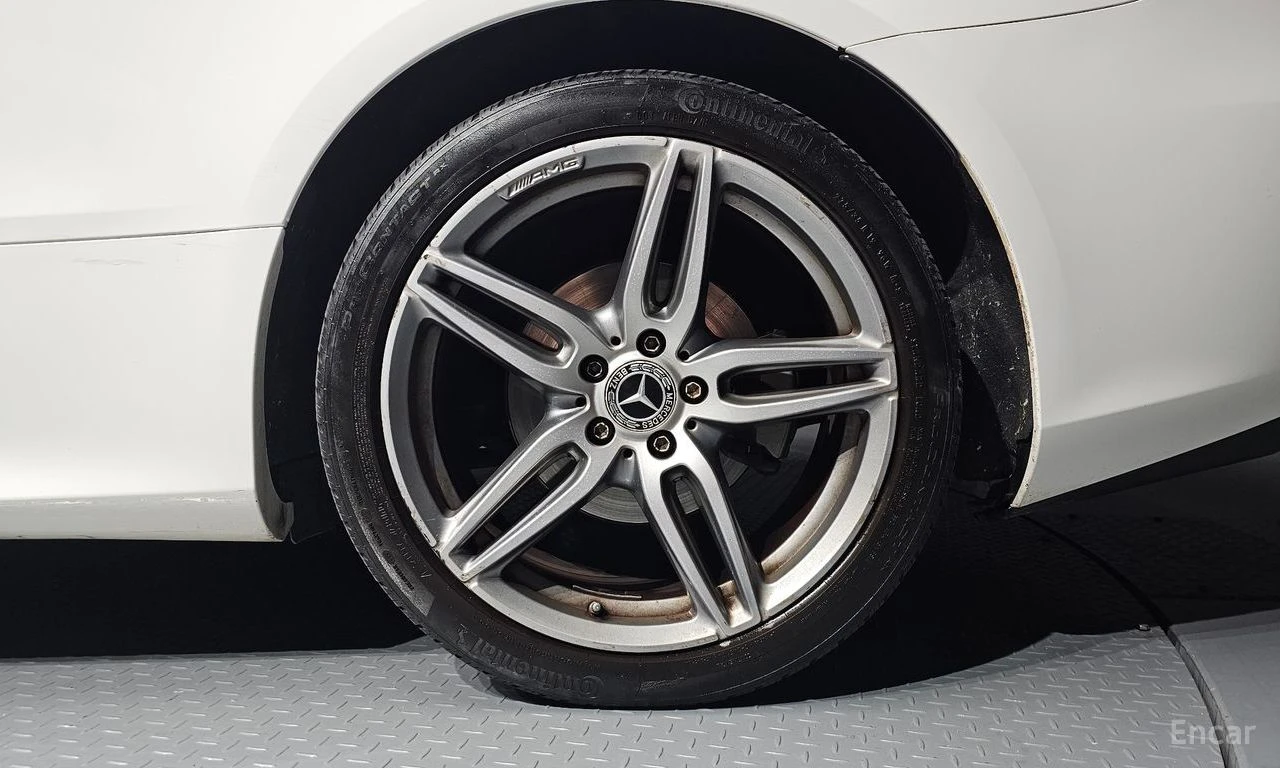 Mercedes-Benz E 220 d* COUPE* HEAD-UP* AMBIENT* ПОДГРЕВ* КАМЕРА, снимка 5 - Автомобили и джипове - 54599121