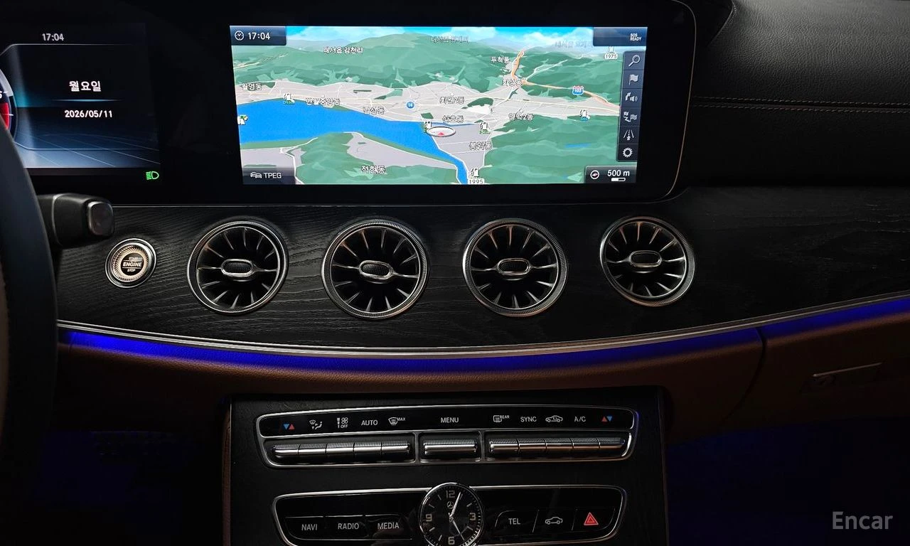 Mercedes-Benz E 220 d* COUPE* HEAD-UP* AMBIENT* ПОДГРЕВ* КАМЕРА, снимка 14 - Автомобили и джипове - 54599121