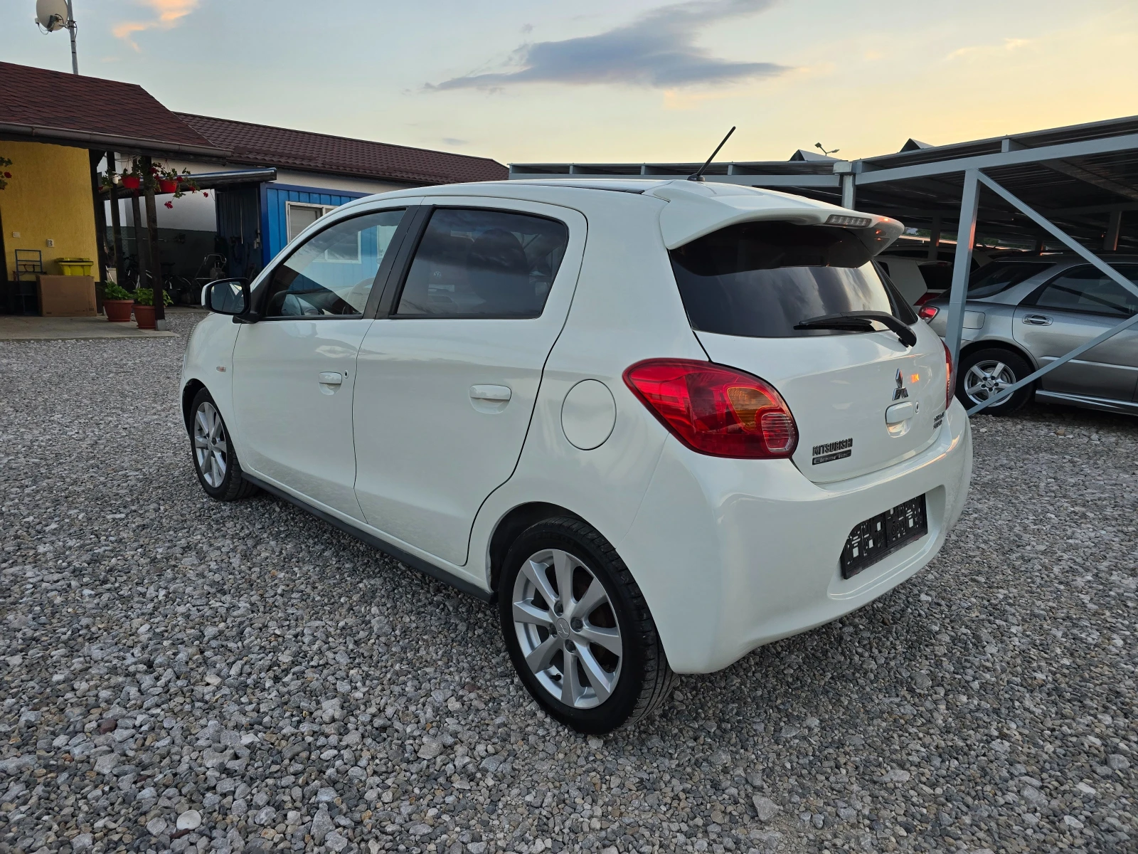 Mitsubishi Space star 1.2 БЕНЗИН ! ! РЕАЛНИ КИЛОМЕТРИ, снимка 5 - Автомобили и джипове - 55060495