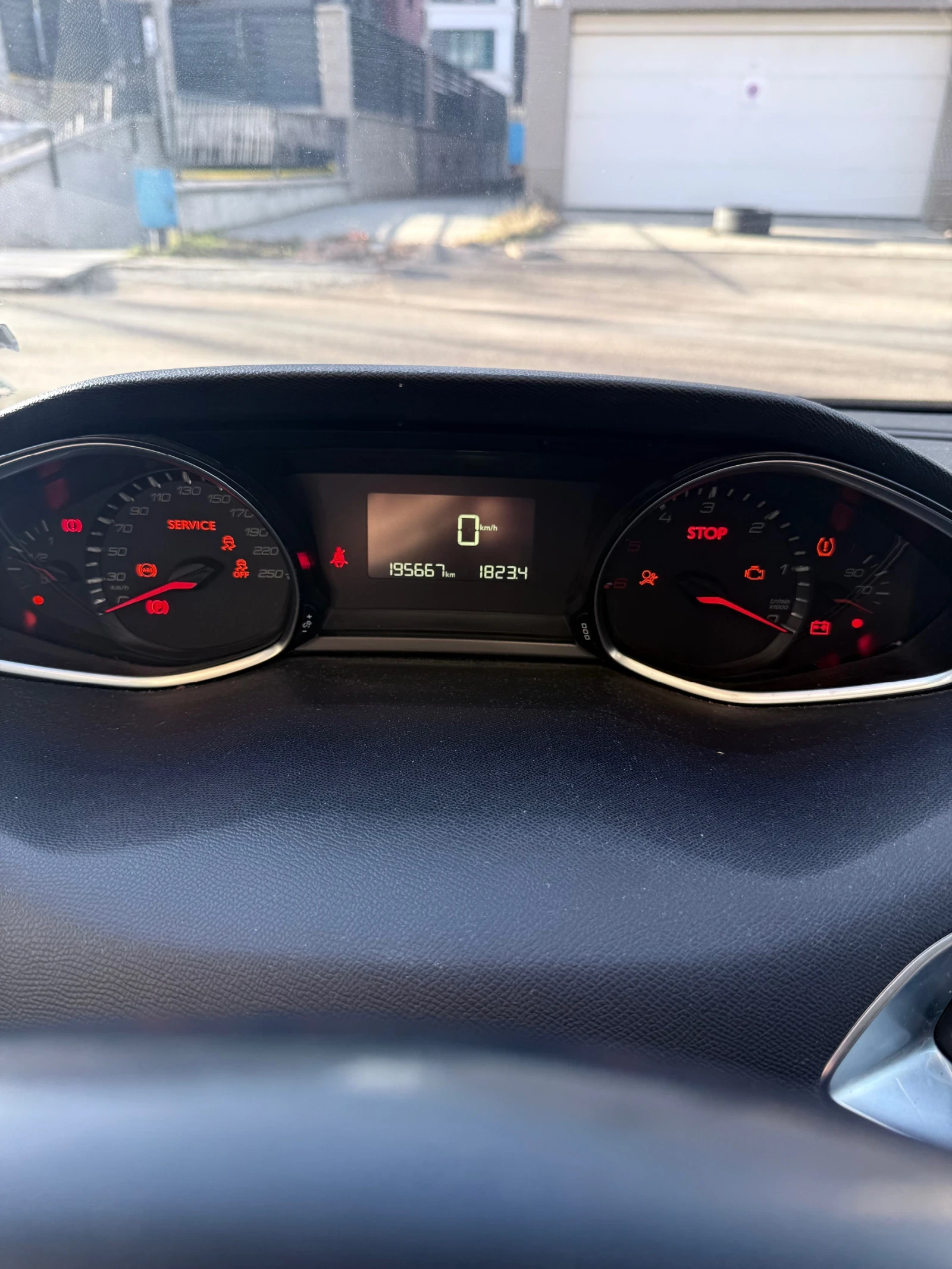 Peugeot 308 Peugeot 308 1.6 HDi   116 к.с. Панорама  Реални км, снимка 8 - Автомобили и джипове - 55299510