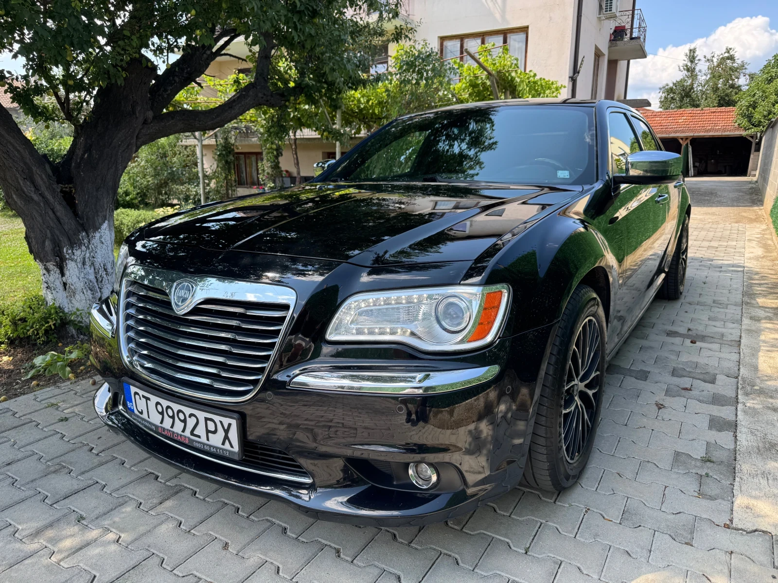Lancia Thema 300