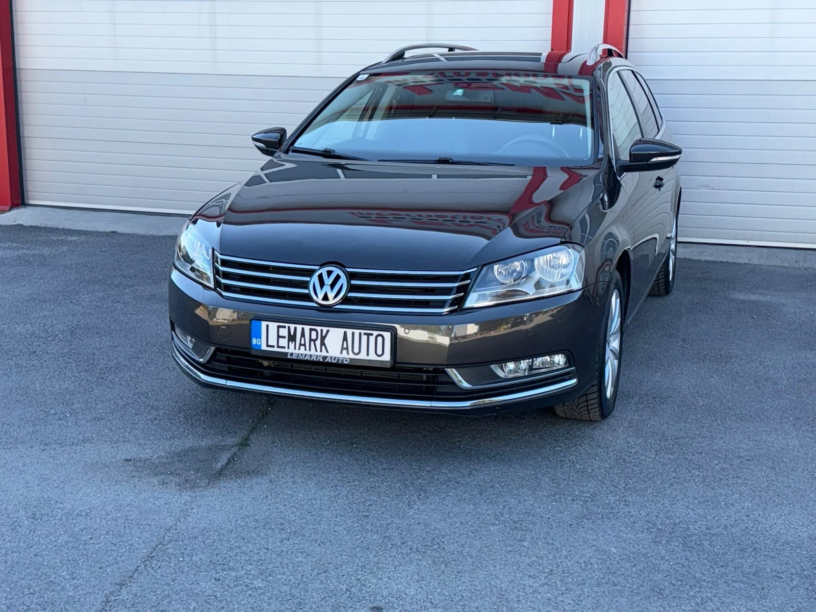 VW Passat 1.6TDI BLUE PANORAMA NAVI LEDER 6-SPEED EVRO 5B, снимка 2 - Автомобили и джипове - 55991670