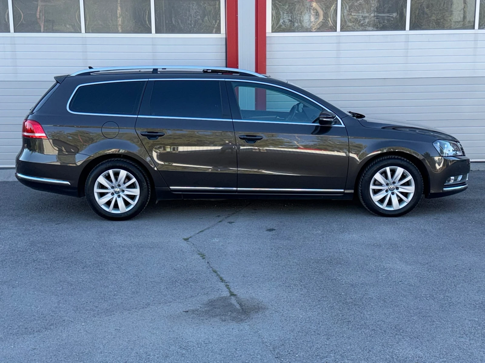 VW Passat 1.6TDI BLUE PANORAMA NAVI LEDER 6-SPEED EVRO 5B, снимка 7 - Автомобили и джипове - 55991670