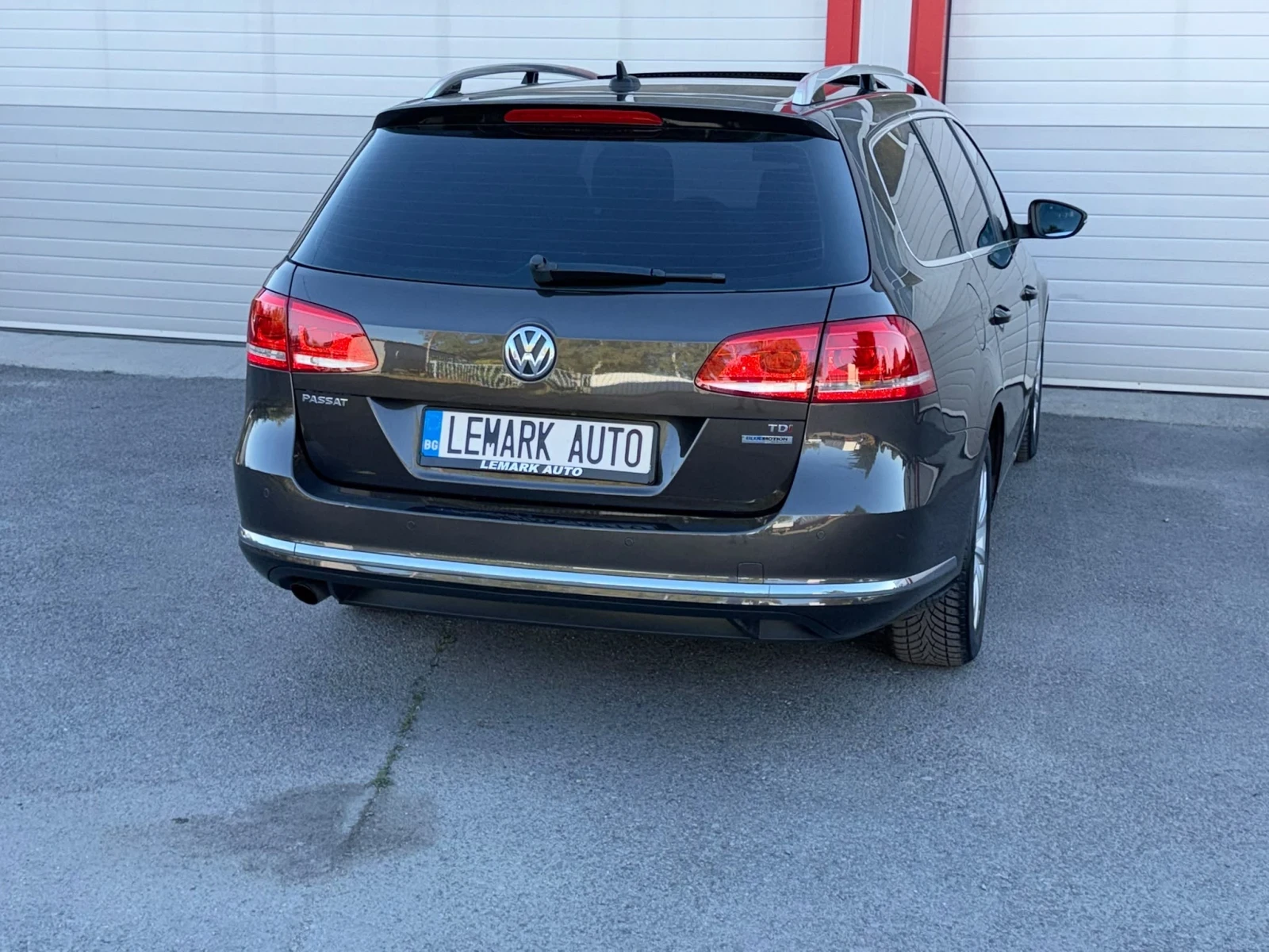 VW Passat 1.6TDI BLUE PANORAMA NAVI LEDER 6-SPEED EVRO 5B, снимка 8 - Автомобили и джипове - 55991670
