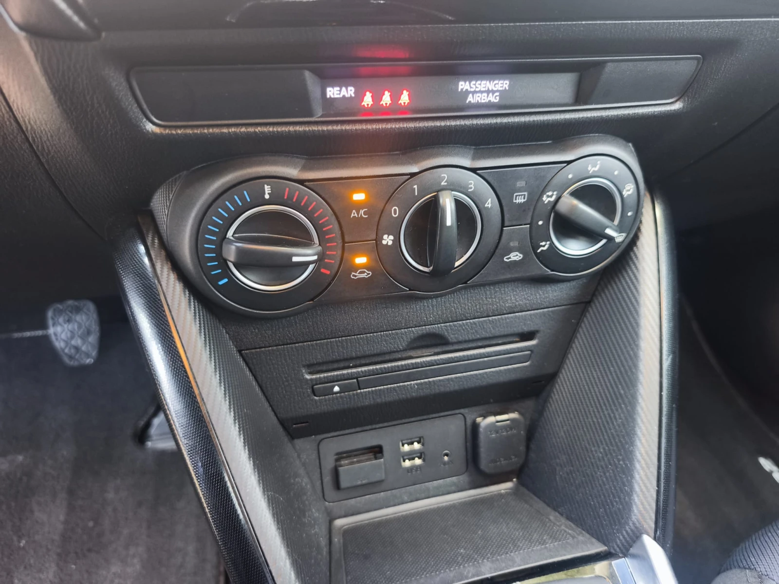 Mazda 2 1.5 Petrol 90hp, снимка 12 - Автомобили и джипове - 56707638